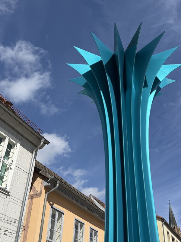 Skulptur &raquo;Colonna_4000_16 (2025)&laquo; des Bildhauers Herbert Mehler