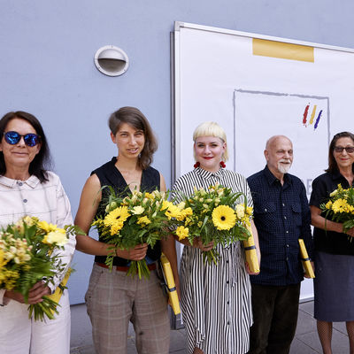 Die fünf ausgewählten Künstler und KünstlerInnen, von links nach rechts: Iris Thürmer, Sarah Fischer, Pauline Stopp, Willy Günther und Barbara Camilla Tucholski